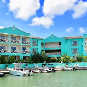 Ocean Breeze Boutique & Marina Playa